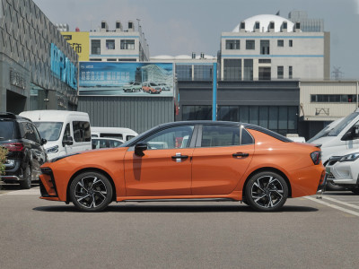 Lynk&Co 03  Фото №7